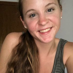 Meet your Posher, Lauren